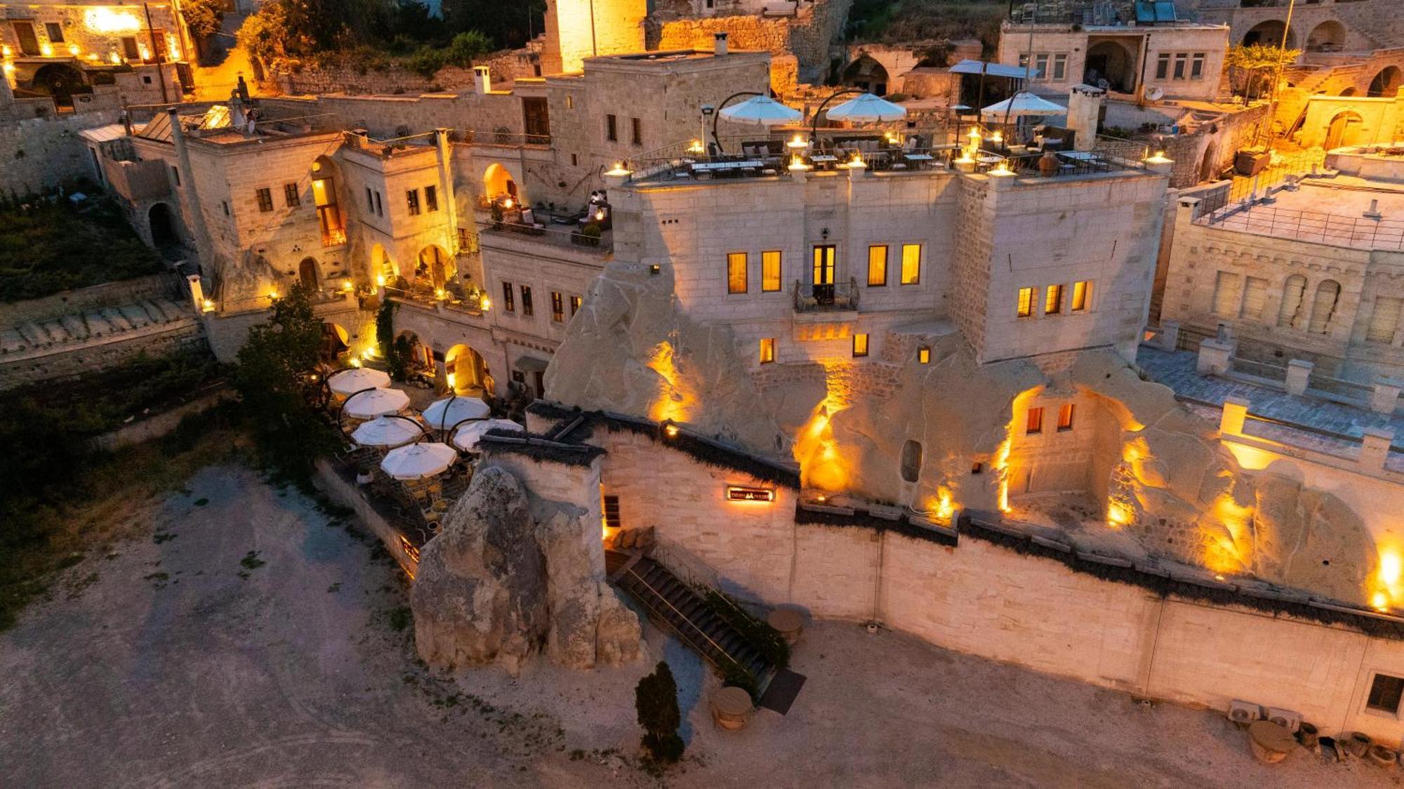 Ortahisar Tafoni Houses Cave Hotel מראה חיצוני תמונה