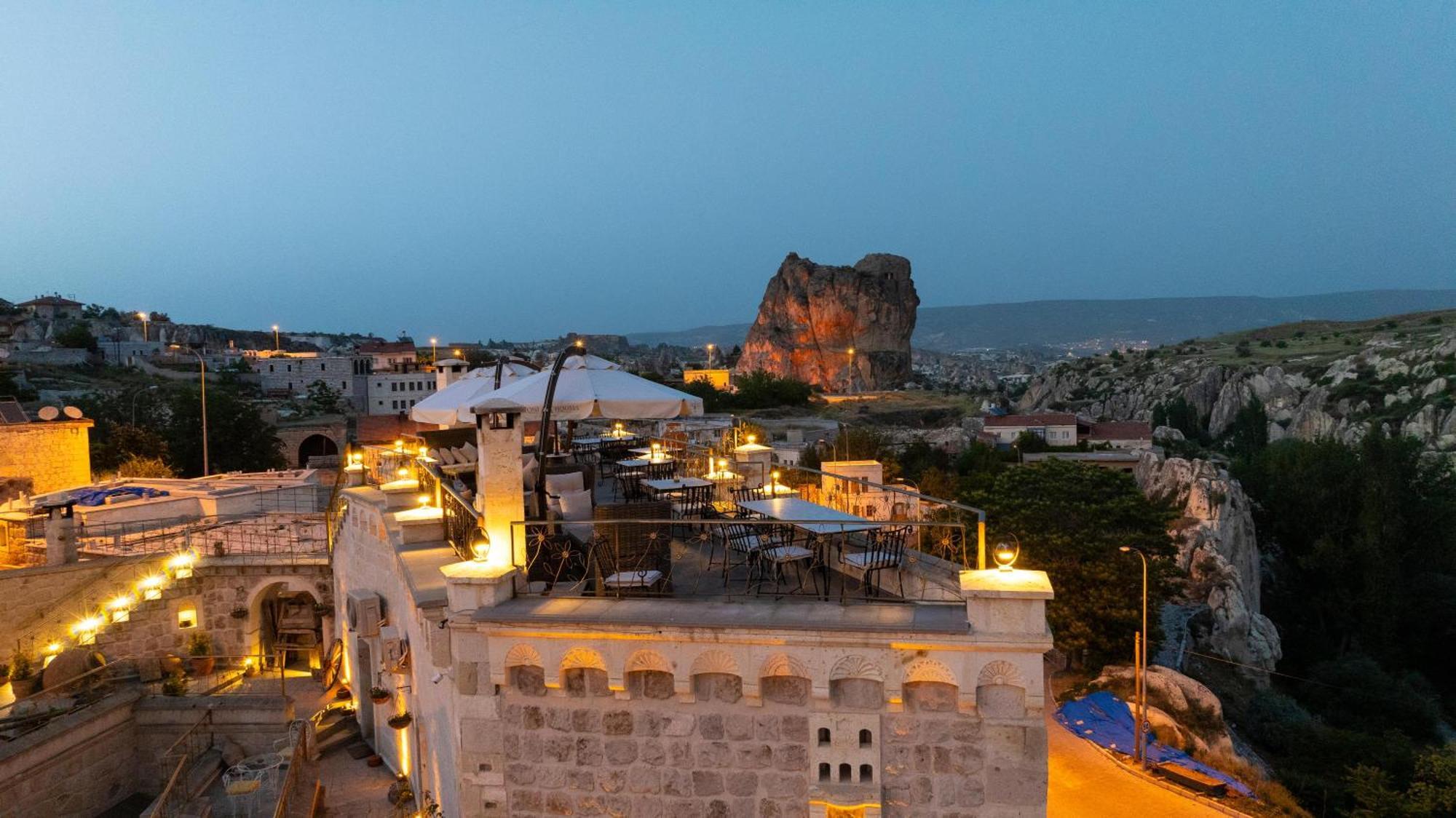 Ortahisar Tafoni Houses Cave Hotel מראה חיצוני תמונה