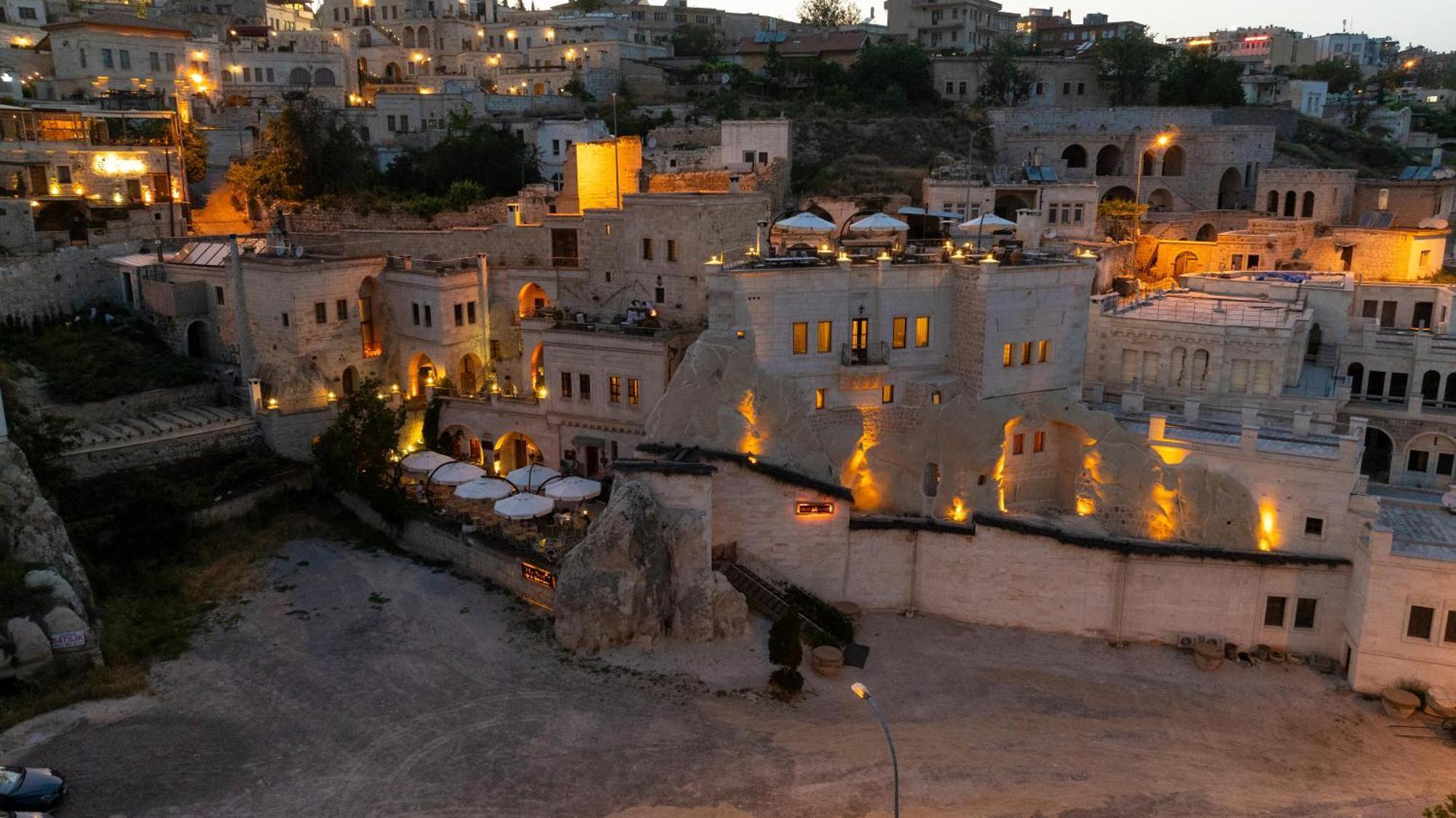 Ortahisar Tafoni Houses Cave Hotel מראה חיצוני תמונה