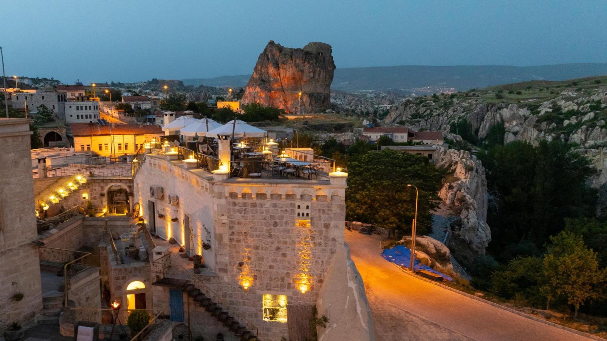 Ortahisar Tafoni Houses Cave Hotel מראה חיצוני תמונה