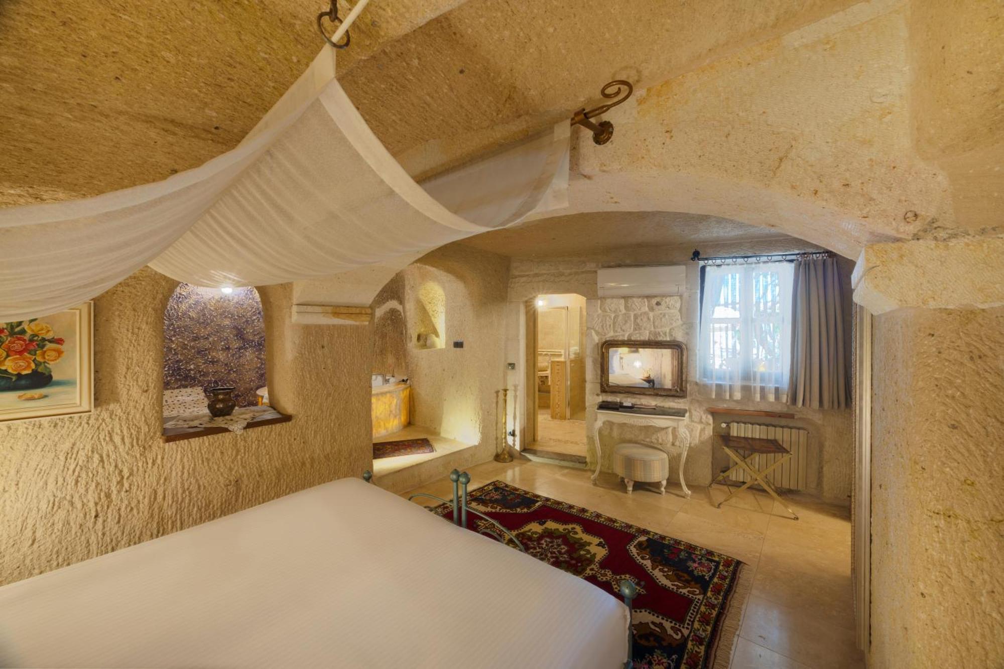 Ortahisar Tafoni Houses Cave Hotel מראה חיצוני תמונה