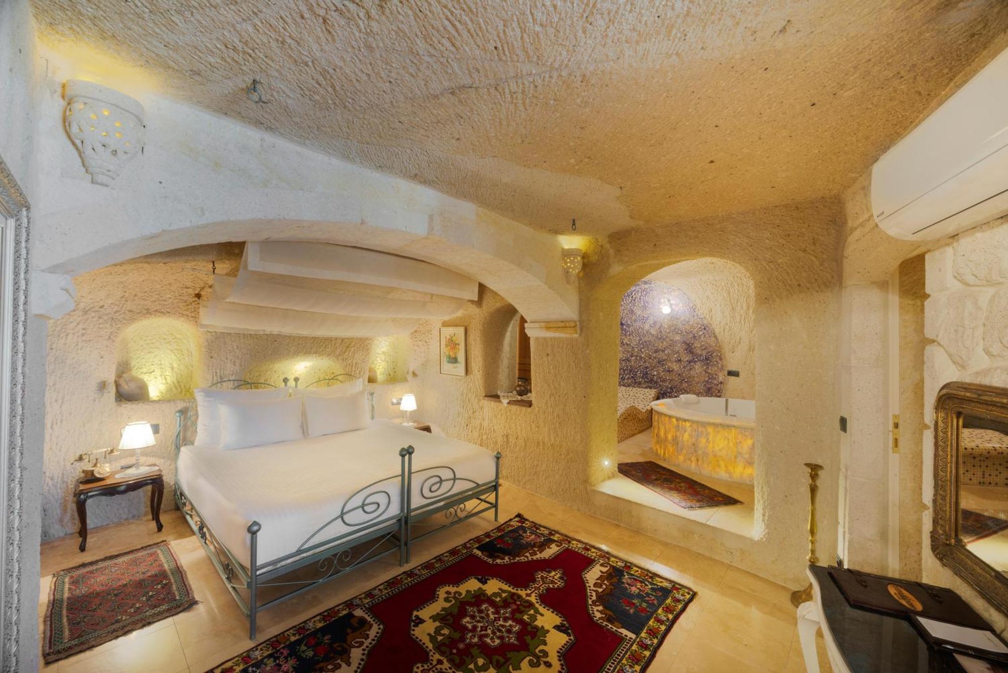 Ortahisar Tafoni Houses Cave Hotel מראה חיצוני תמונה