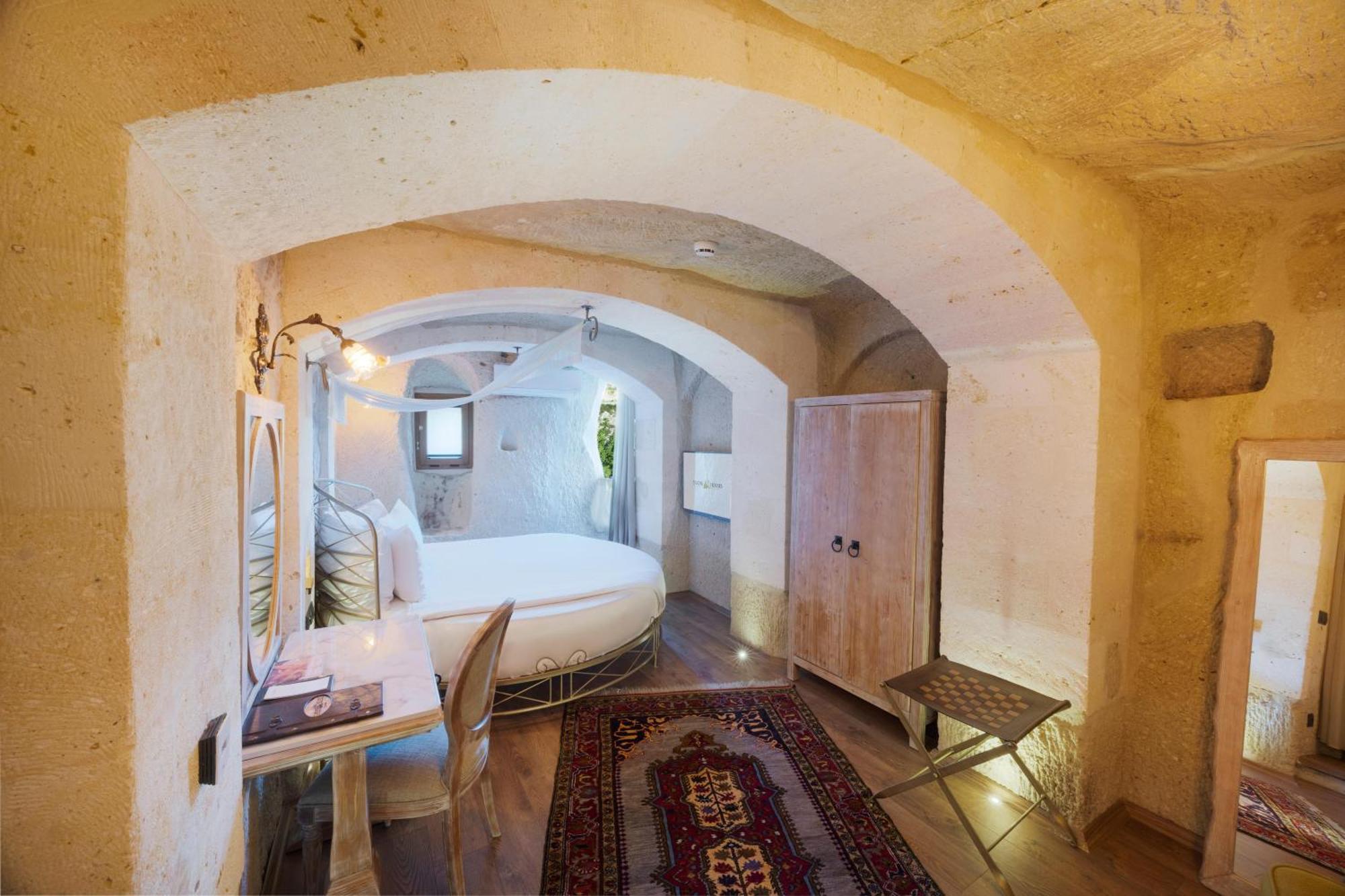 Ortahisar Tafoni Houses Cave Hotel מראה חיצוני תמונה