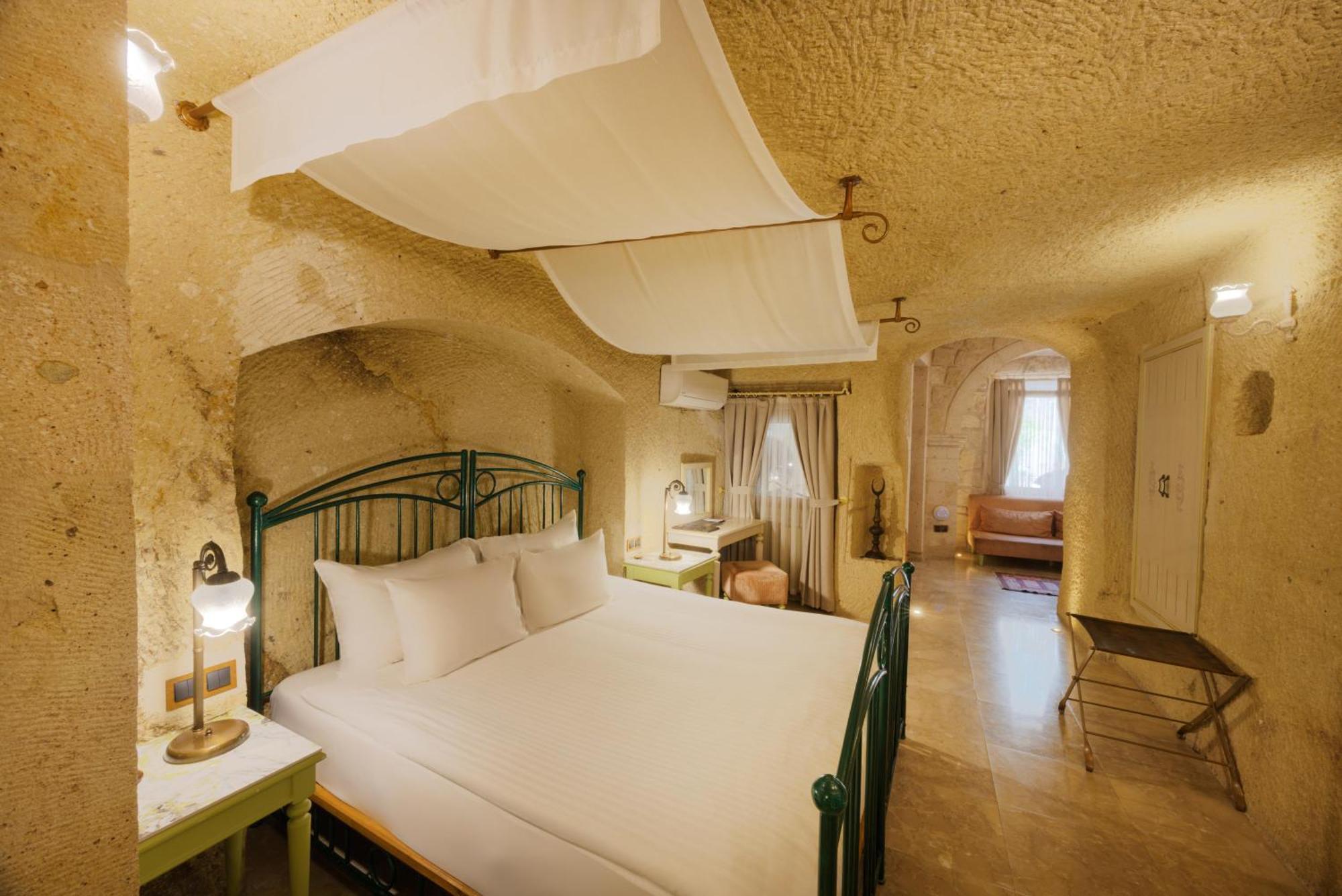 Ortahisar Tafoni Houses Cave Hotel מראה חיצוני תמונה