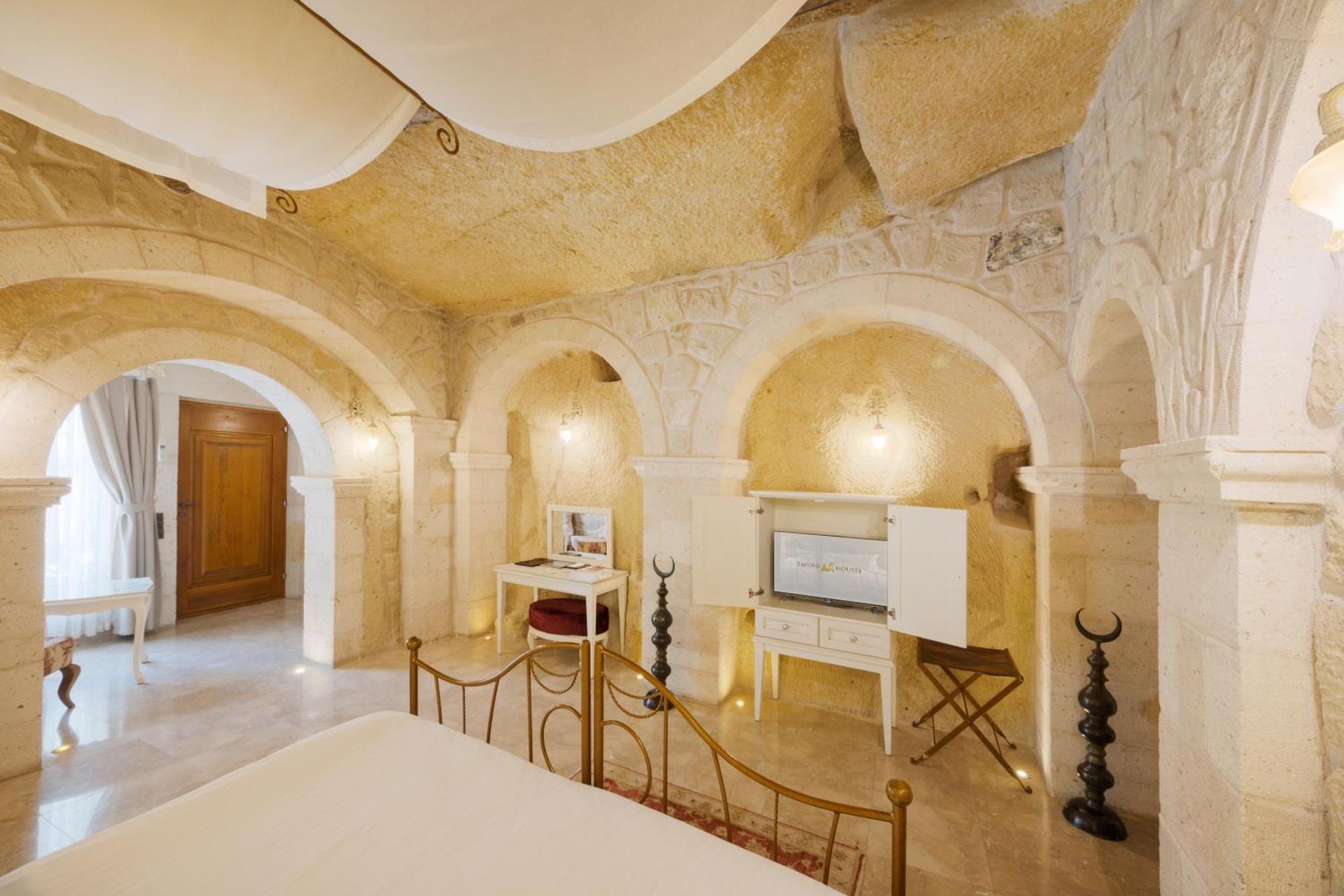 Ortahisar Tafoni Houses Cave Hotel מראה חיצוני תמונה