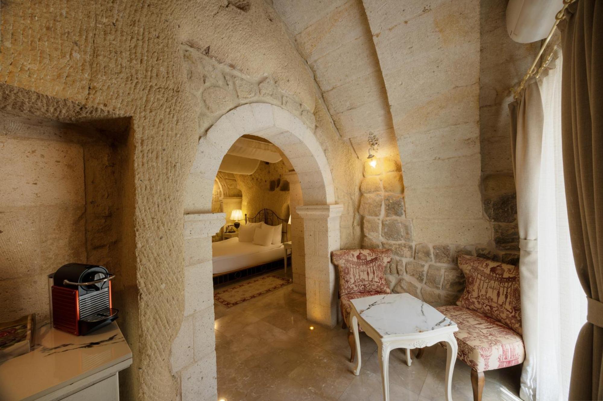 Ortahisar Tafoni Houses Cave Hotel מראה חיצוני תמונה