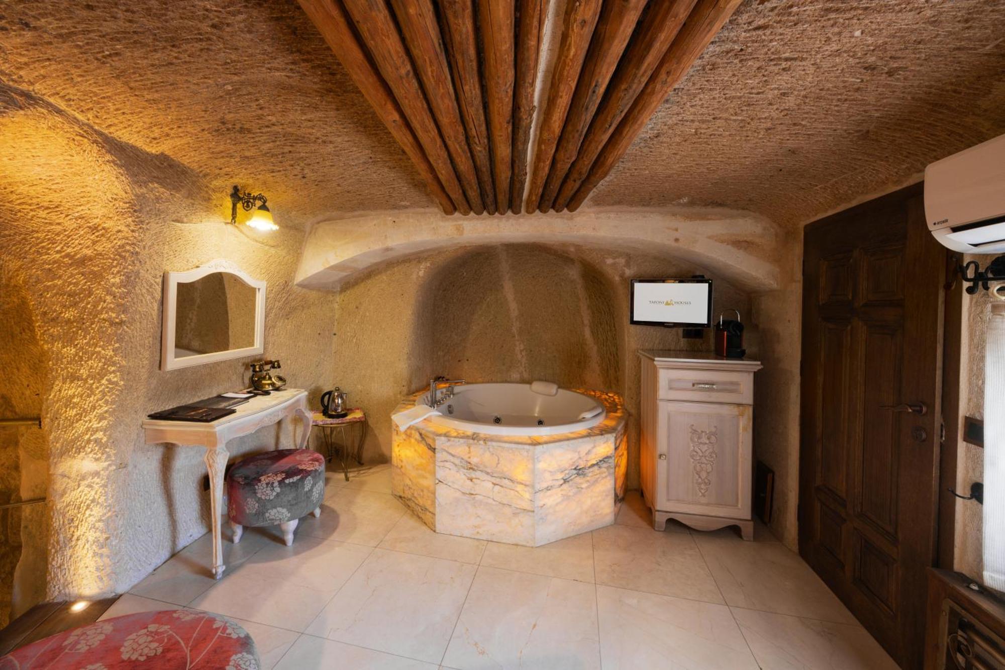 Ortahisar Tafoni Houses Cave Hotel מראה חיצוני תמונה