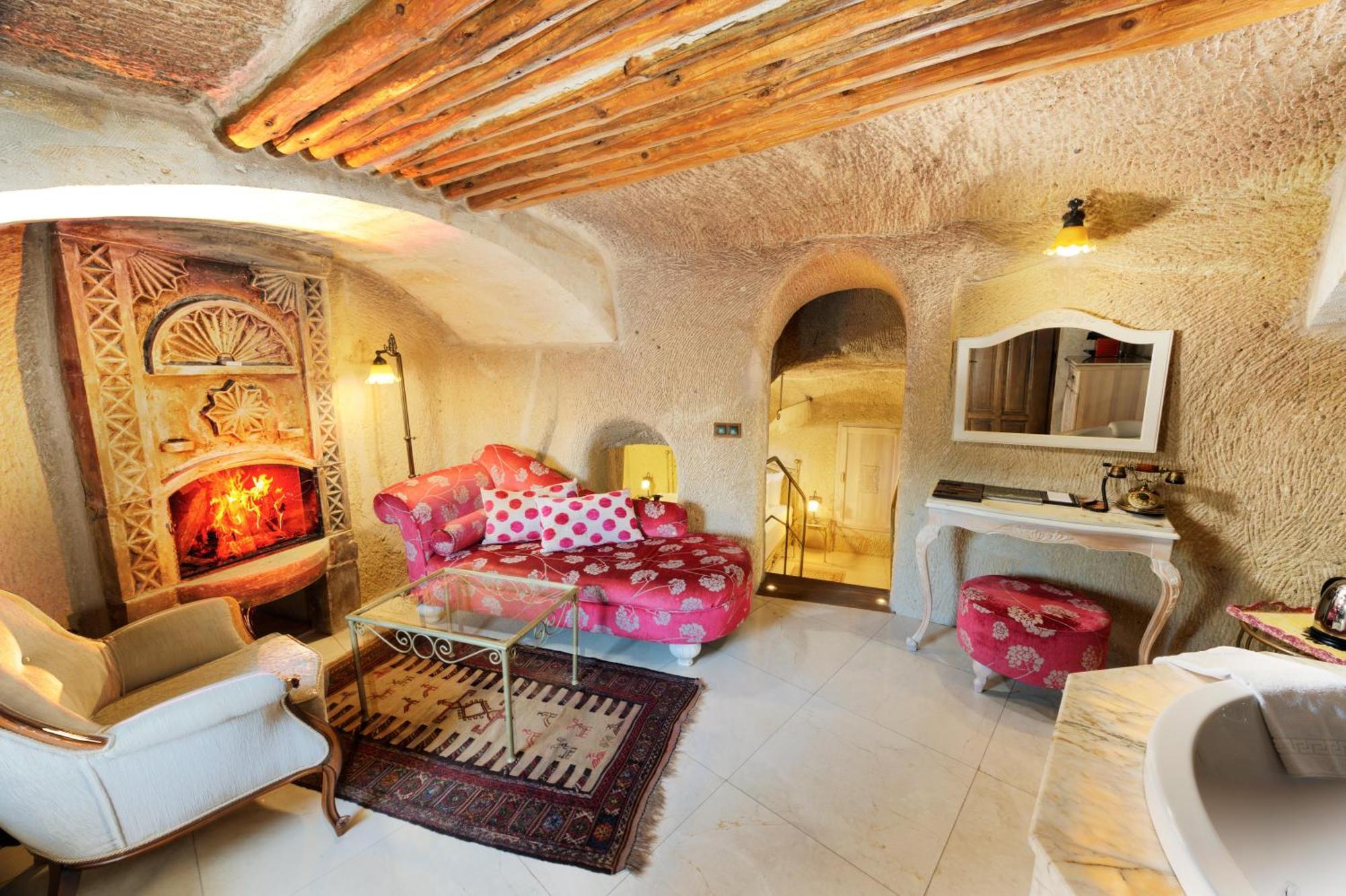 Ortahisar Tafoni Houses Cave Hotel מראה חיצוני תמונה