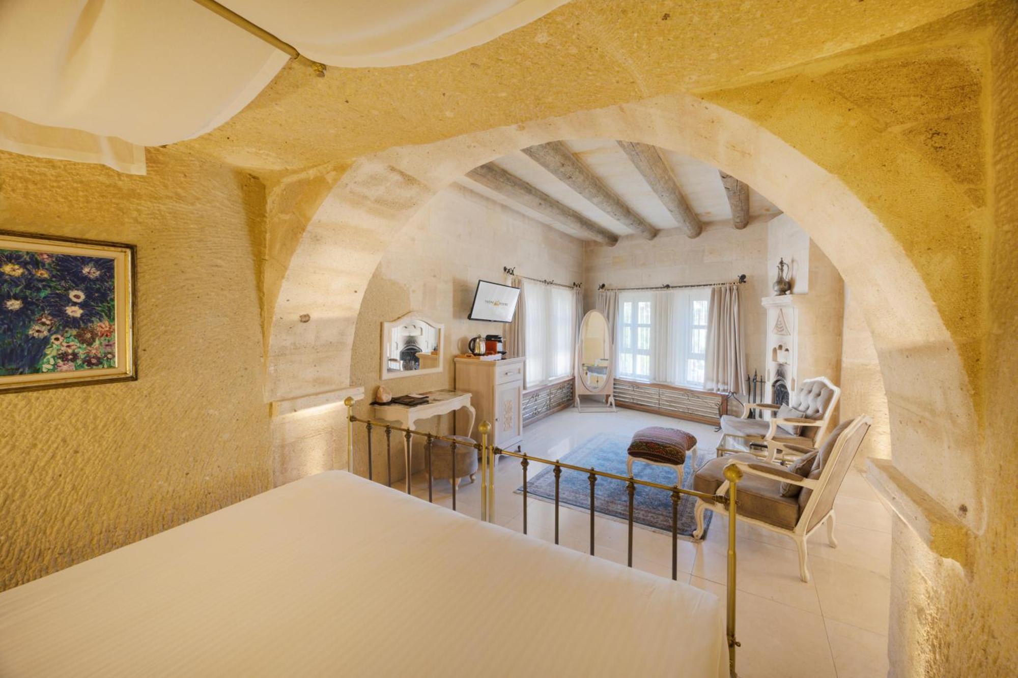 Ortahisar Tafoni Houses Cave Hotel מראה חיצוני תמונה