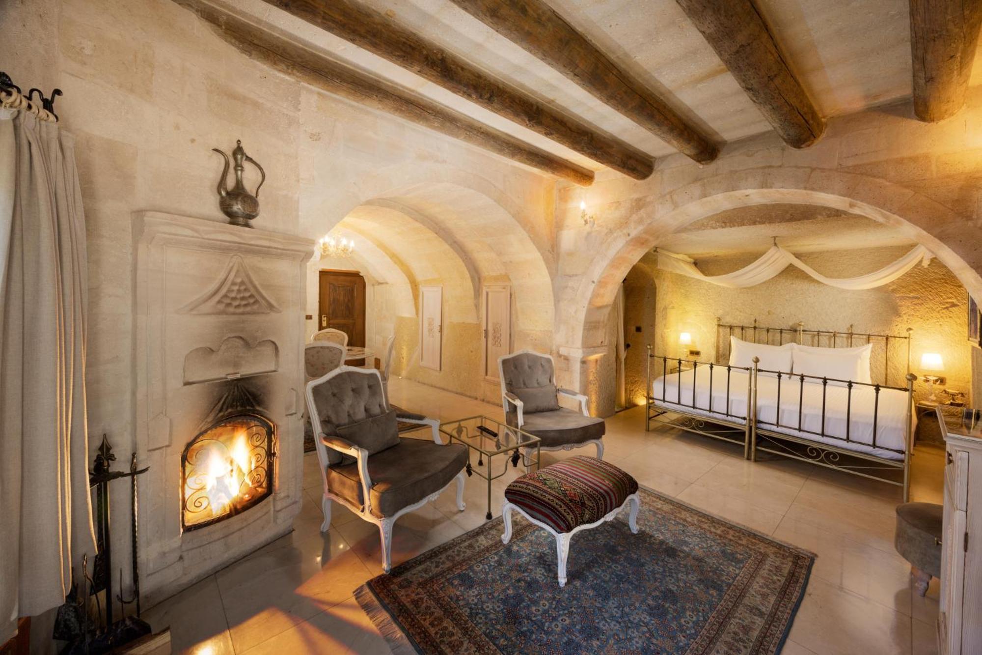 Ortahisar Tafoni Houses Cave Hotel מראה חיצוני תמונה