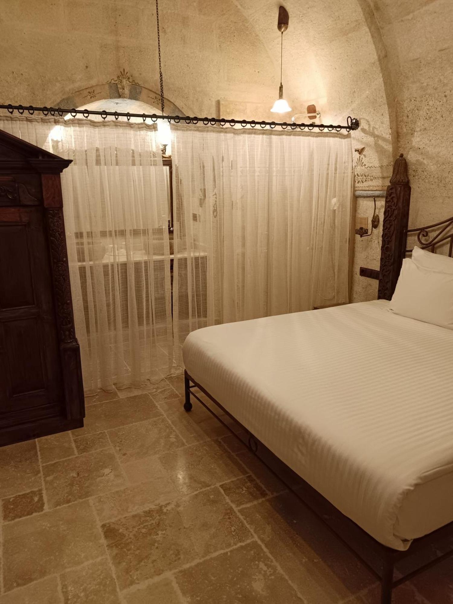 Ortahisar Tafoni Houses Cave Hotel מראה חיצוני תמונה
