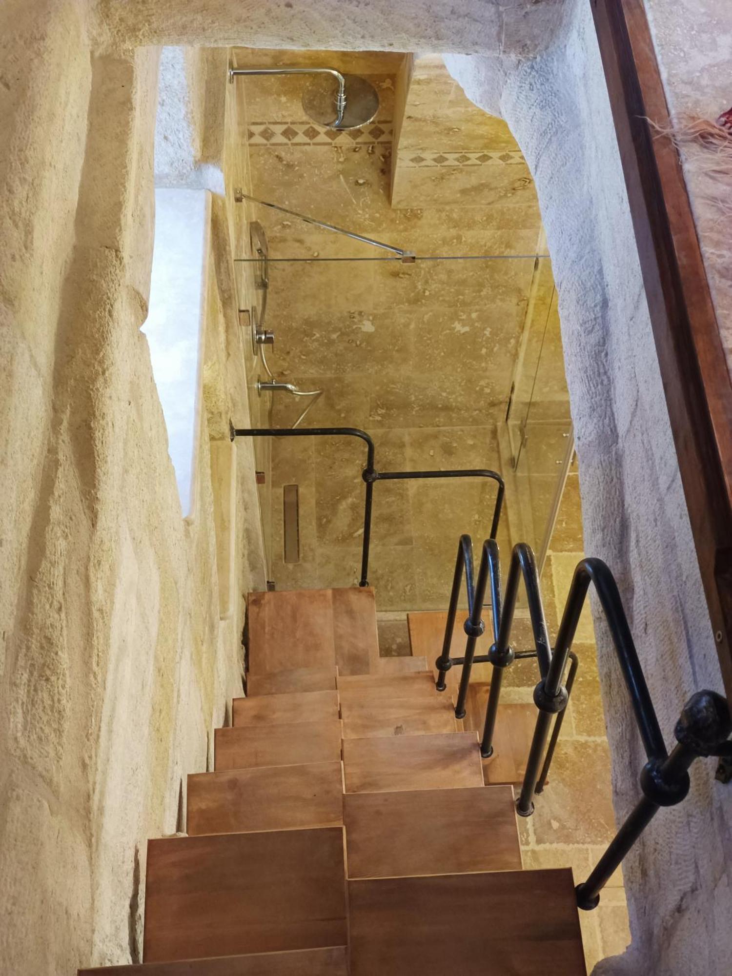Ortahisar Tafoni Houses Cave Hotel מראה חיצוני תמונה